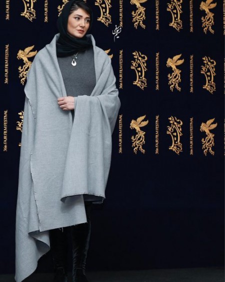 مدل لباس مینا وحید در جشنواره فجر